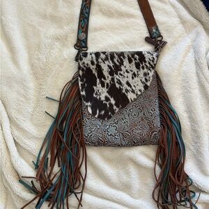 Myra crossbody